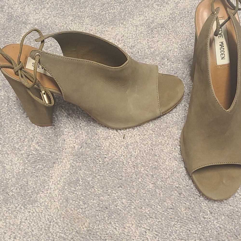 Steve Madden platform wedges 8.5